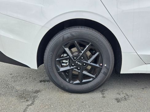 New 2026 Kia K5 LXS image 17