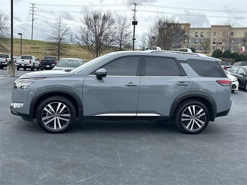 Used 2025 Nissan Pathfinder Platinum w/ Cargo Package image 7