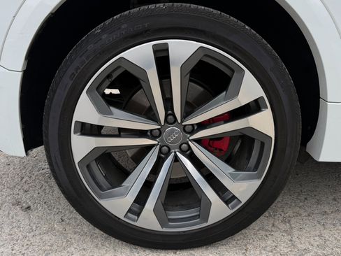 Used 2019 Audi Q8 Premium Plus w/ Premium Plus image 39