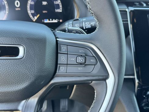 New 2025 Jeep Grand Cherokee L Altitude AWD/4WD image 10