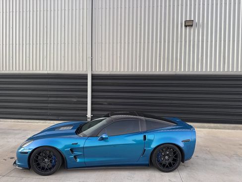 Used 2009 Chevrolet Corvette ZR1 w/ Preferred Equipment Group image 17