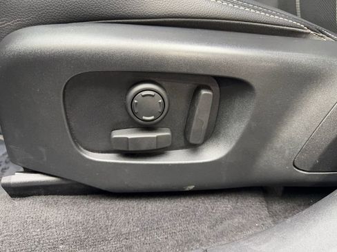 Used 2022 Land Rover Range Rover Velar R-Dynamic S image 30