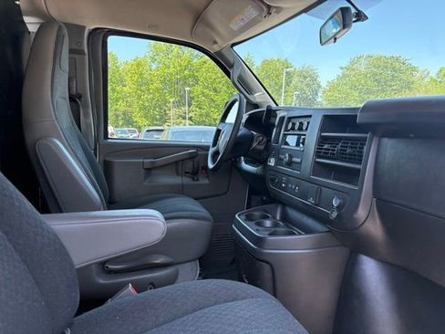 Used 2024 GMC Savana 2500 w/ Driver Convenience Package RWD image 22