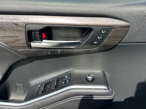 Used 2020 Toyota Highlander Limited image 13