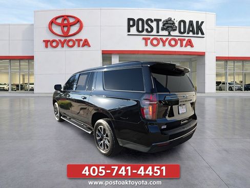 Used 2022 Chevrolet Suburban Z71 w/ Luxury Package AWD/4WD image 3