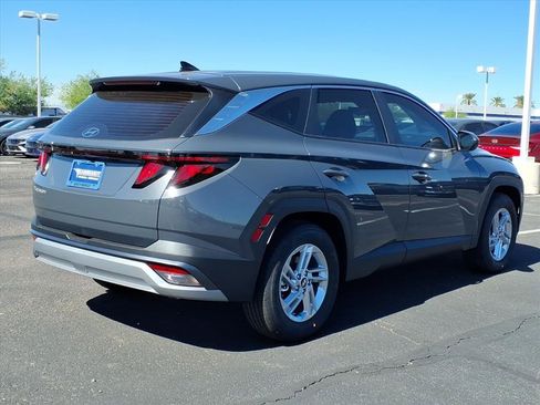 New 2026 Hyundai Tucson SE image 3