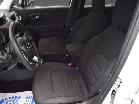 Used 2021 Jeep Renegade Latitude AWD/4WD image 16