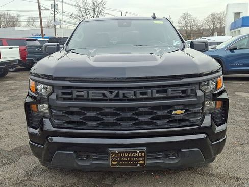 Used 2025 Chevrolet Silverado 1500 Custom image 2