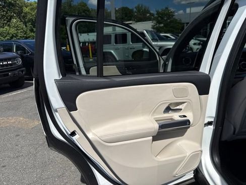 Used 2026 Mercedes-Benz GLB 250 4MATIC image 32