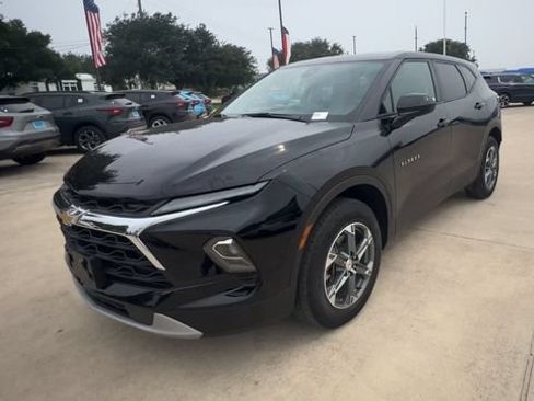 Certified 2025 Chevrolet Blazer LT AWD/4WD image 4