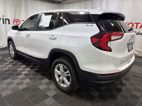 Used 2024 GMC Terrain SLE image 4