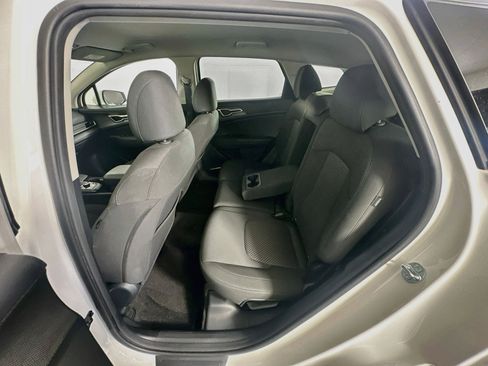Used 2025 Kia Sportage LX FWD image 25