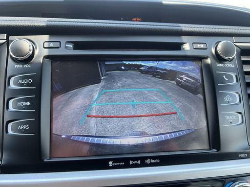 Used 2017 Toyota Highlander LE image 6