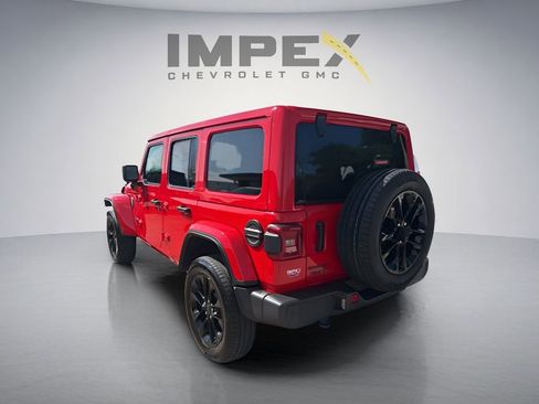 Used 2025 Jeep Wrangler Unlimited Sahara w/ Safety Group AWD/4WD image 3