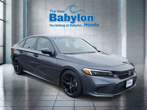 Used 2023 Honda Civic Sport image 6