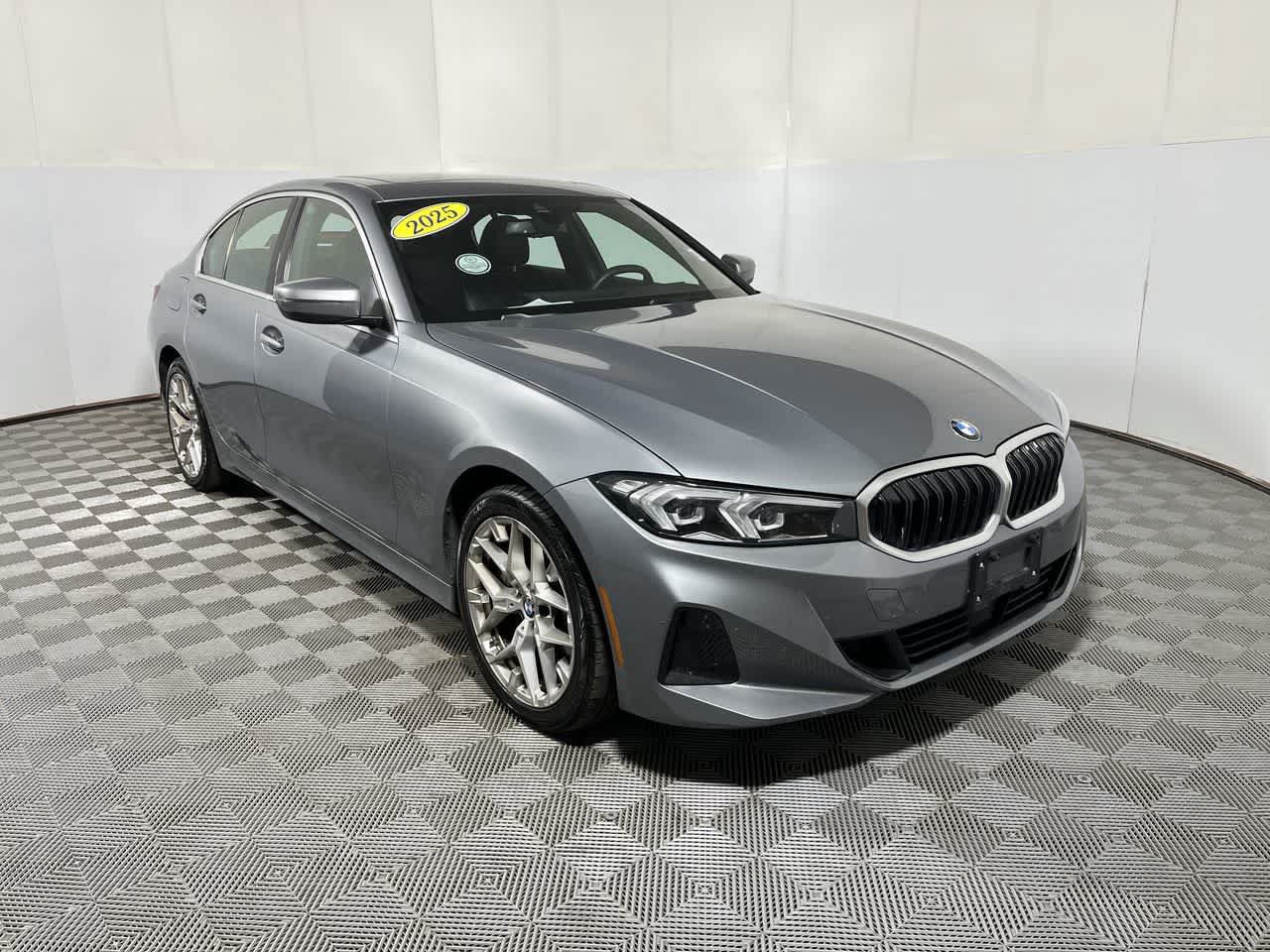 Used 2025 BMW 330i Sedan RWD image 2