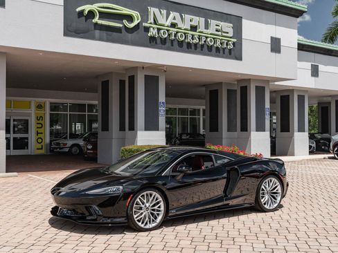 Used 2025 McLaren GTS RWD image 21