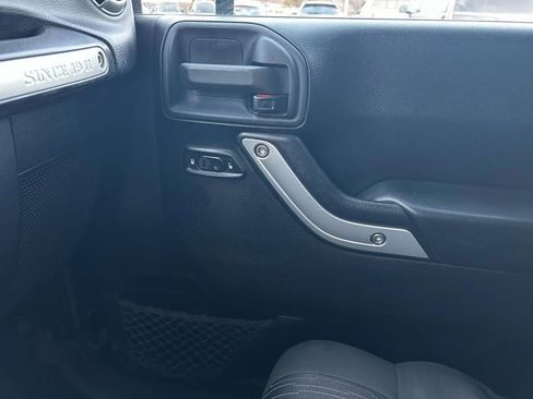 Used 2012 Jeep Wrangler Sahara w/ Dual Top Group image 26