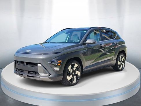 Used 2024 Hyundai Kona Limited FWD image 2