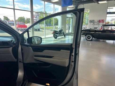 Used 2018 Honda Odyssey EX-L image 21