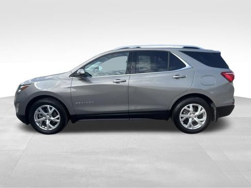 Used 2018 Chevrolet Equinox LT w/ Sun & Infotainment Package AWD/4WD image 11