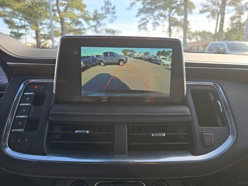 Used 2023 Chevrolet Suburban Premier image 22