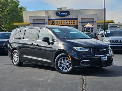 Used 2024 Chrysler Pacifica Touring-L