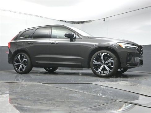 Certified 2023 Volvo XC60 B6 Ultimate w/ Protection Package Premier image 33