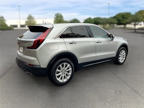 Certified 2021 Cadillac XT4 Luxury w/ Cold Weather Package image 6