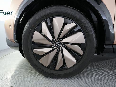 Used 2024 Nissan Ariya Platinum + image 20