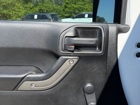 Used 2017 Jeep Wrangler Unlimited Sport AWD/4WD image 15