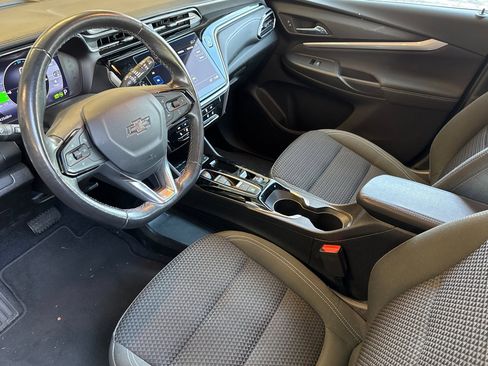 Used 2023 Chevrolet Bolt EUV LT w/ Comfort Package image 9