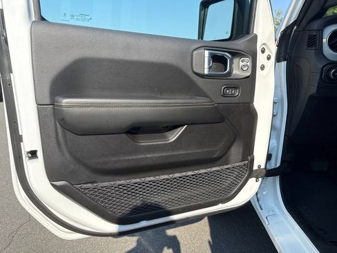 Used 2026 Jeep Wrangler Unlimited Sahara AWD/4WD image 16