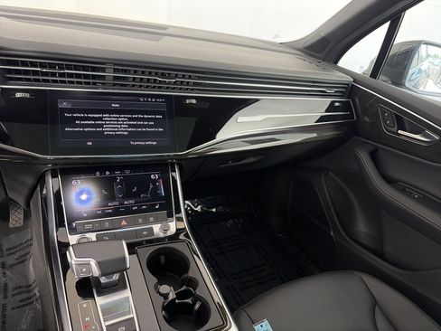 Certified 2025 Audi Q7 3.0T Premium Plus AWD/4WD image 4