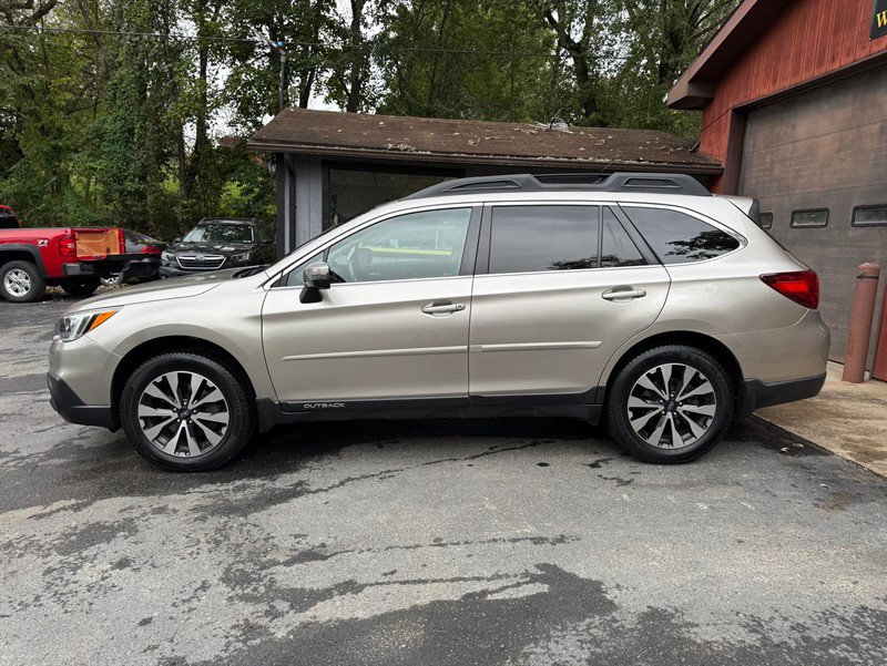 Used 2016 Subaru Outback 2.5i Limited AWD/4WD image 8