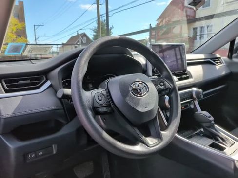 Used 2024 Toyota RAV4 XLE AWD/4WD image 23