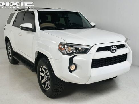 Used 2018 Toyota 4Runner SR5 Premium image 1