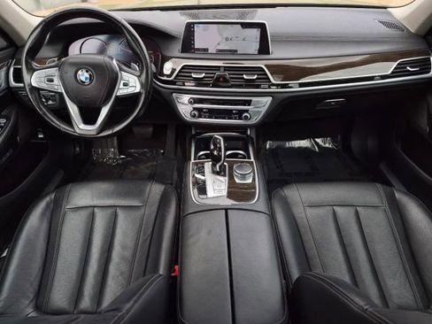 Used 2018 BMW 740i RWD image 22