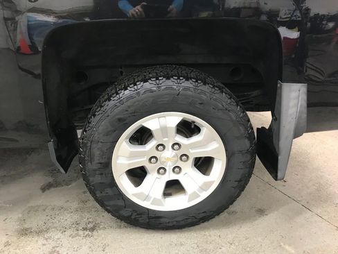 Used 2018 Chevrolet Silverado 1500 LT w/ All Star Edition image 47