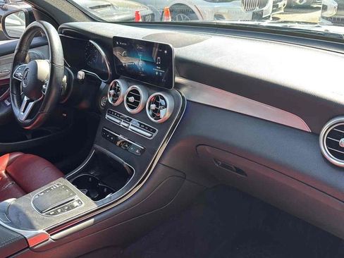 Used 2021 Mercedes-Benz GLC 300 4MATIC image 16