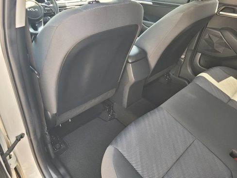 Used 2023 Kia Seltos LX AWD/4WD image 12