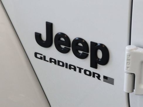 Used 2025 Jeep Gladiator Sport AWD/4WD image 50