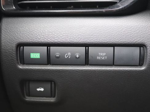 Used 2021 Nissan Sentra SV FWD image 18