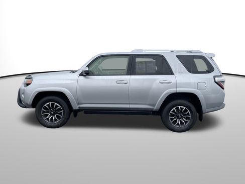 Certified 2018 Toyota 4Runner SR5 image 7