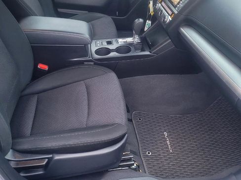 Used 2016 Subaru Outback 2.5i Premium image 24