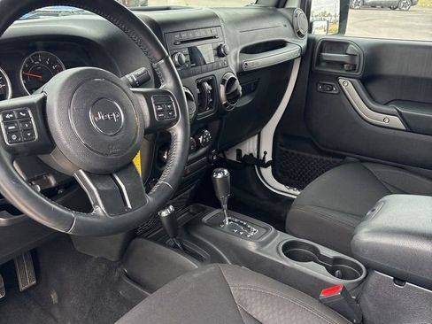 Used 2015 Jeep Wrangler Unlimited Sport w/ Quick Order Package 24S AWD/4WD image 9