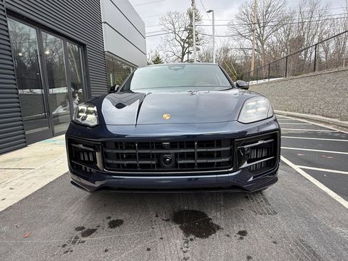 New 2026 Porsche Cayenne GTS image 10