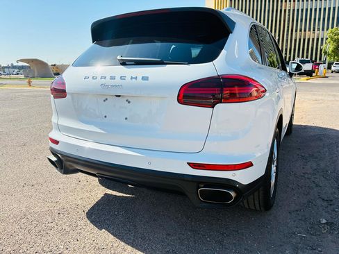 Used 2016 Porsche Cayenne AWD/4WD image 25