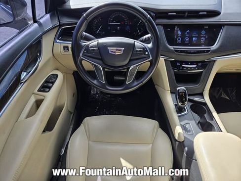 Used 2018 Cadillac XT5 FWD image 12