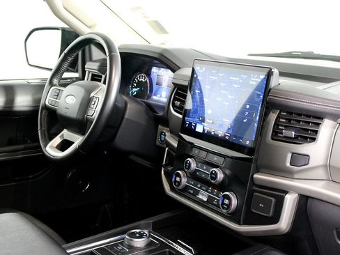 Used 2024 Ford Expedition XLT RWD image 11